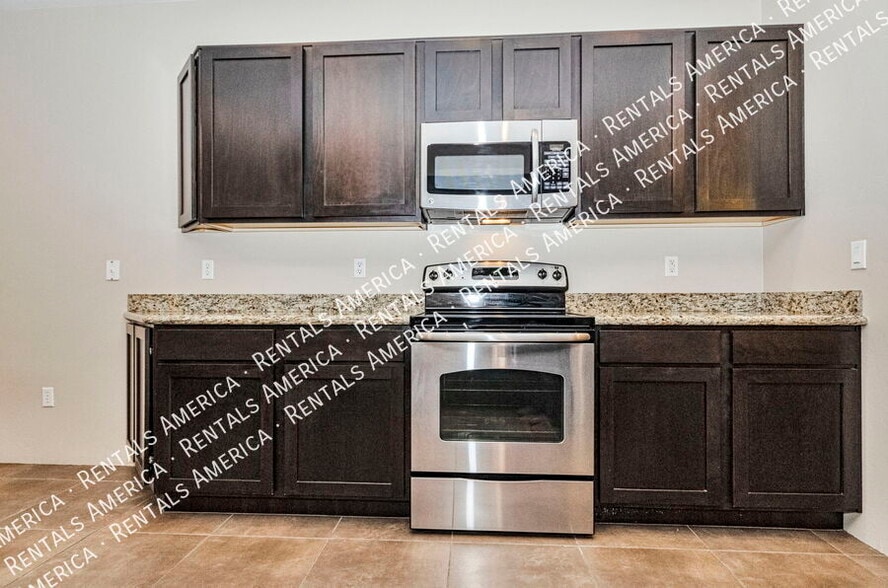 Building Photo - 402 E Croydon Park Rd