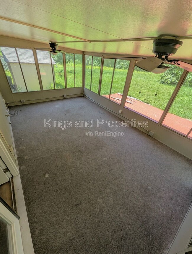 Building Photo - 2217 Wendy Way Dr