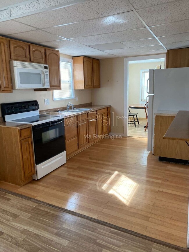 Building Photo - 2026 Shady Cove Dr
