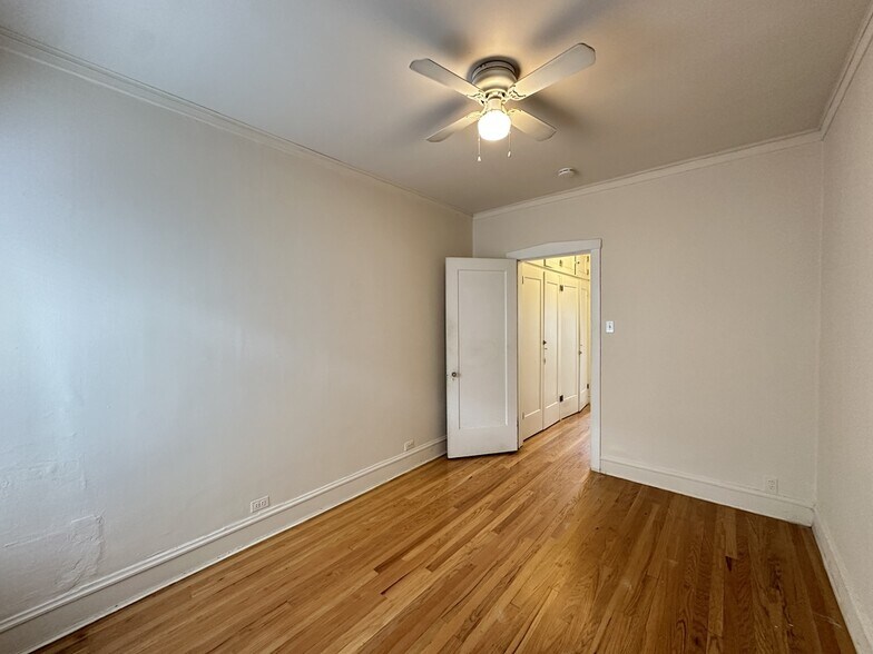 Building Photo - 1317 Oak Ave