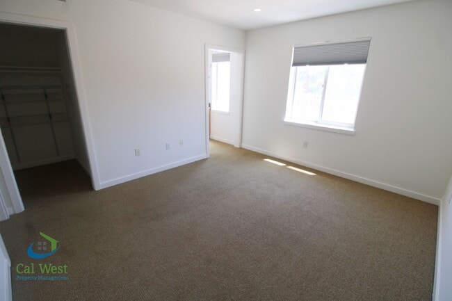 Building Photo - $2,995 - 350 N. Second Street, # 325-2 Bed...