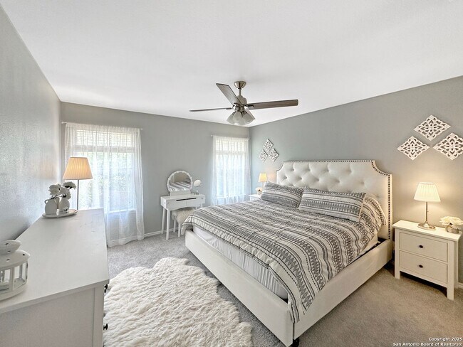 Building Photo - A beautifully remodeled 3-bedroom 2.5-bath...
