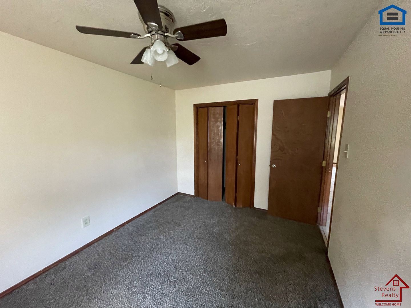 Building Photo - 1912 SW D Ave