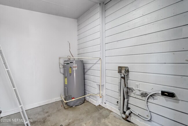 Building Photo - 11321 Deep Ln