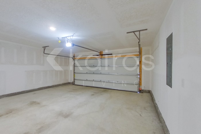 Building Photo - 4734 Malay Cir