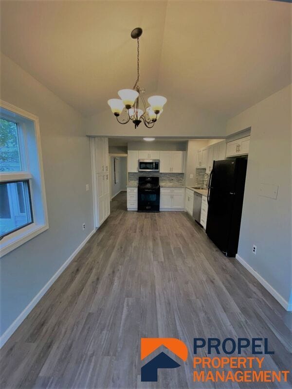 Building Photo - 3345 Edgewood Dr