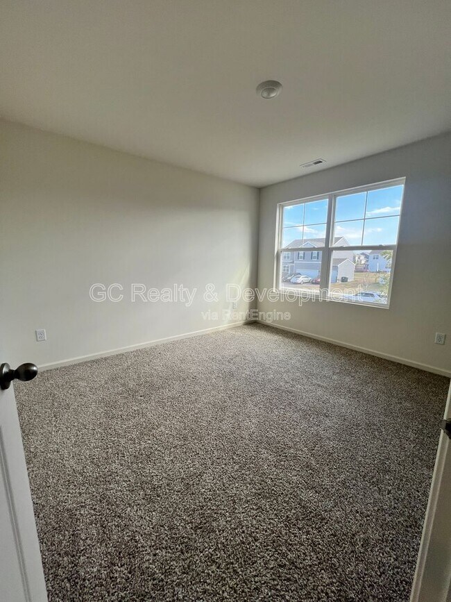 Building Photo - 3233 Lehman Crossing