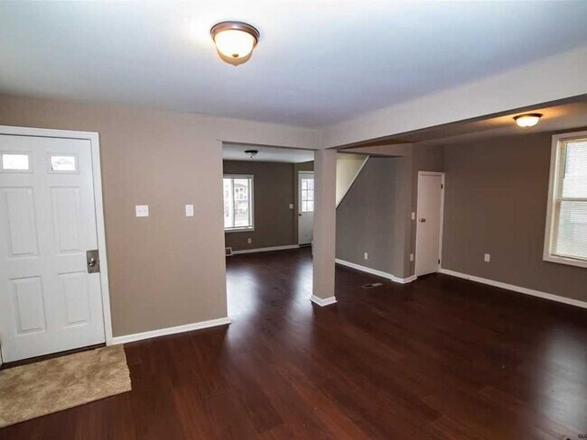 Building Photo - 3 Bedroom Single Family Home in Gloversville