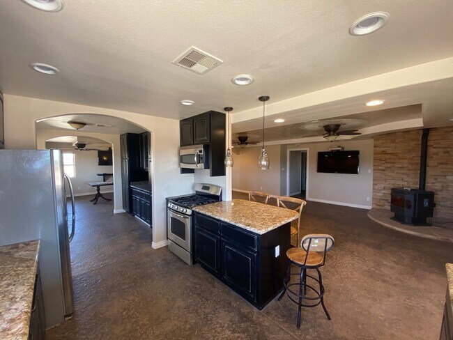 Building Photo - BEAUTIFUL 4BD/3BA HOME ON 2.53 ACRES!!!