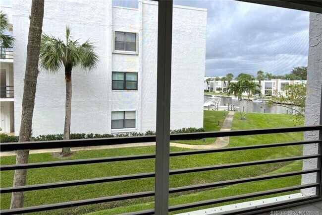 Building Photo - 1950 SW Palm City Rd