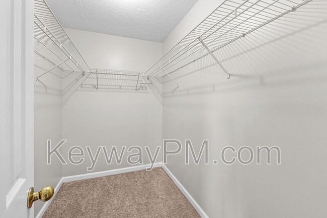 Building Photo - 124 Summerfield Cir