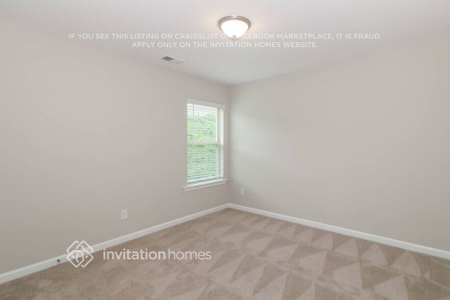 Building Photo - 1350 Elderwood Way