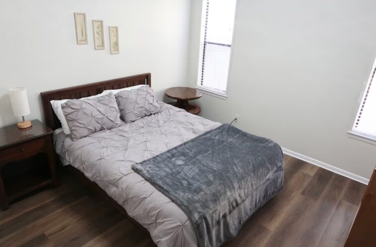 Building Photo - 15218 Bent Moss St