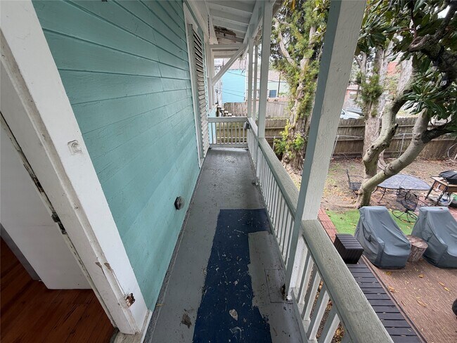 Building Photo - 1014 Avenue M