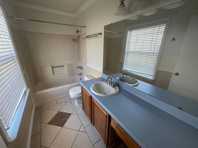 Building Photo - 2301 Dickens Dr