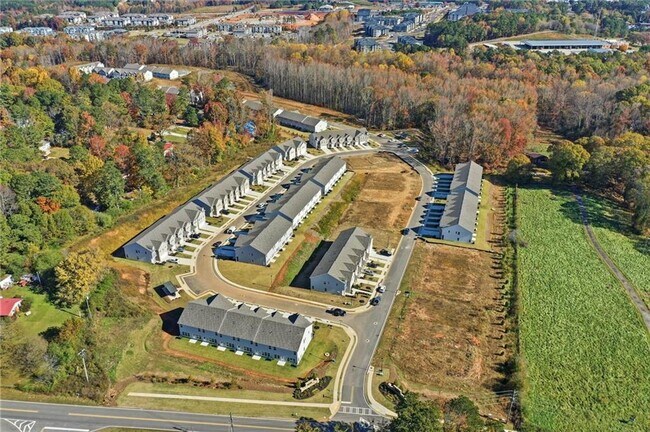 Building Photo - 3966 Oakwood Ter Ct