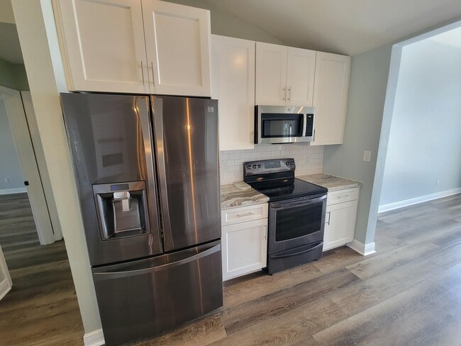 Building Photo - 3808 Saber Tooth Cir