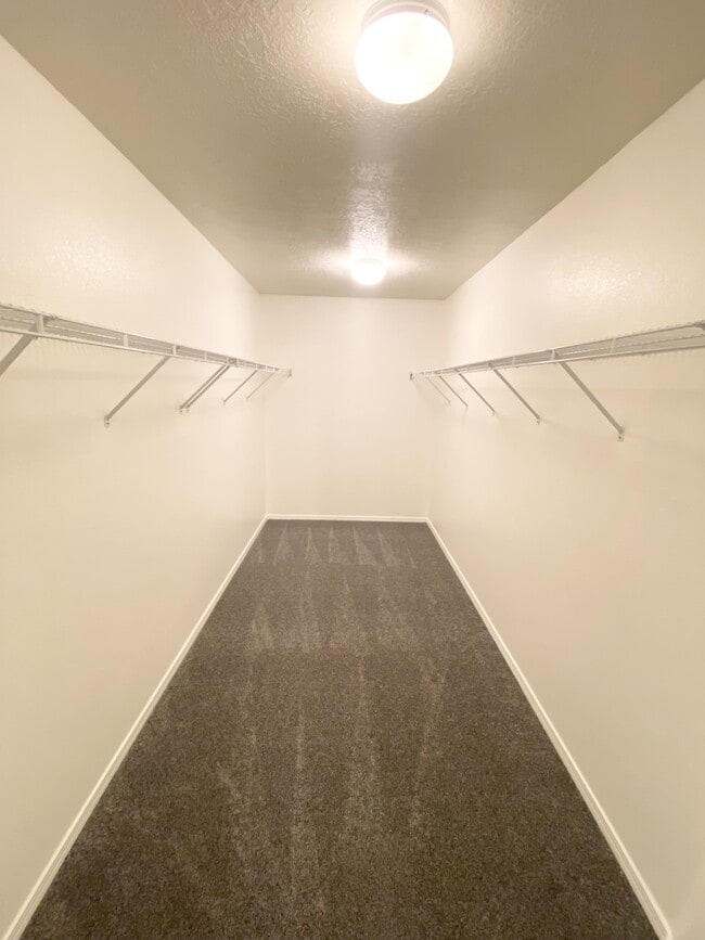 Building Photo - 1243 W 520 S