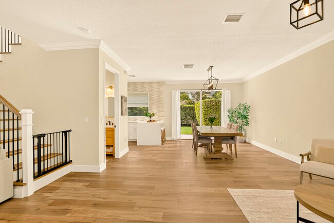 Building Photo - 7630 Topiary Ave