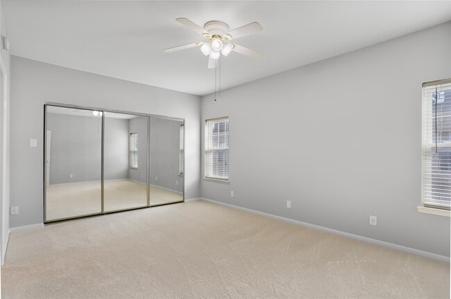 Building Photo - 3800 Tanglewilde St