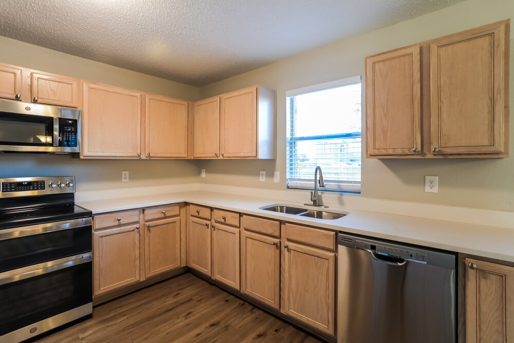 Building Photo - 16101 Hollyhill Ct