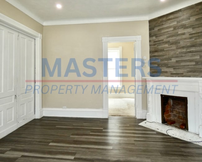 Building Photo - 834 Prouty Ave