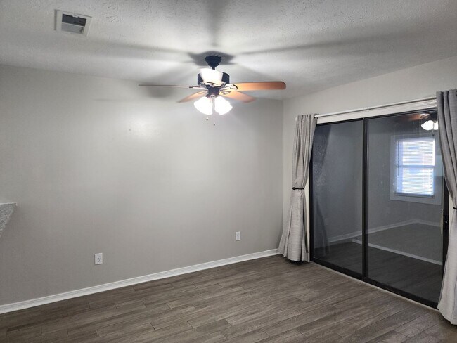 Building Photo - Harbour Towne