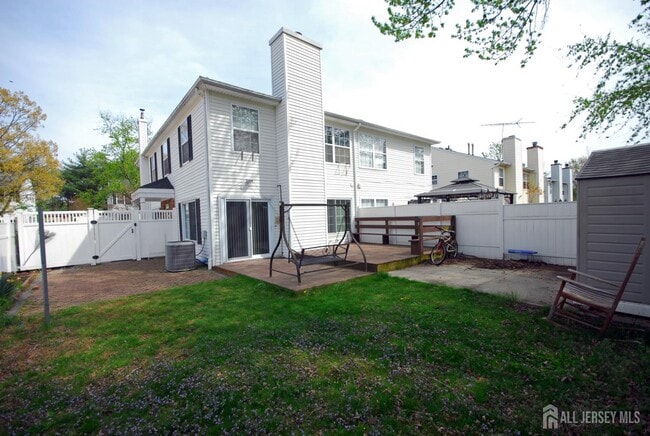 Building Photo - 96 Brewster Cir
