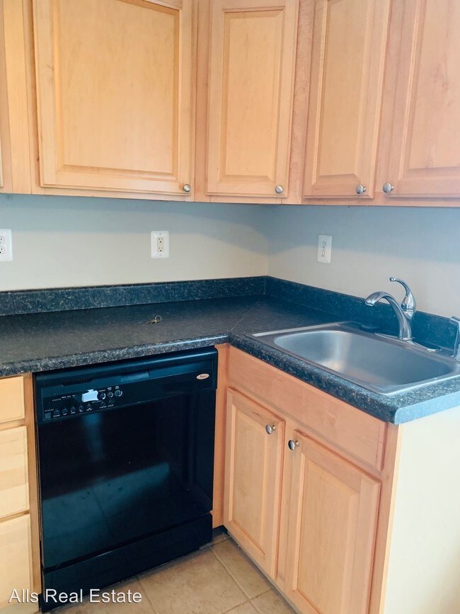 Building Photo - 194 E Lee St