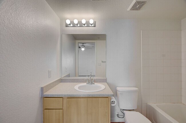 Building Photo - LOCATION! LOCATION! LOCATION! Move-in ready 2-bedroom condo in Centennial Hills!