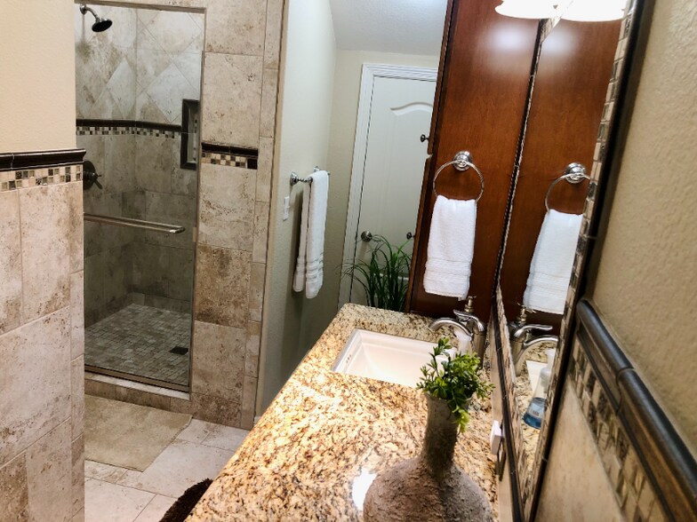 Building Photo - 239 E Fountain Blvd