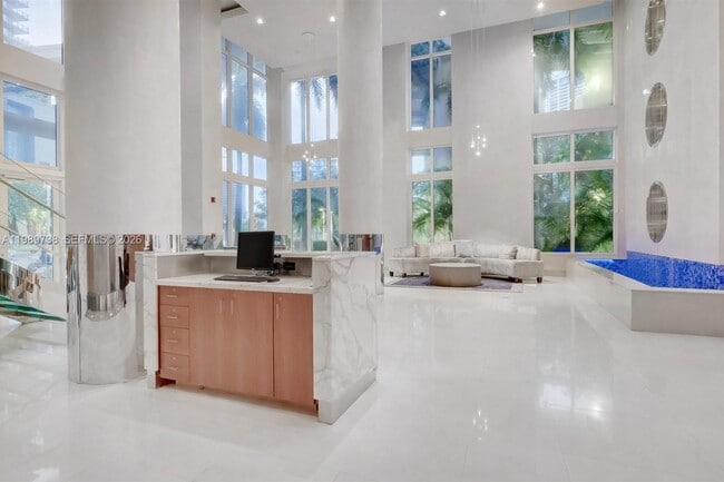 Building Photo - 41 SE 5th St