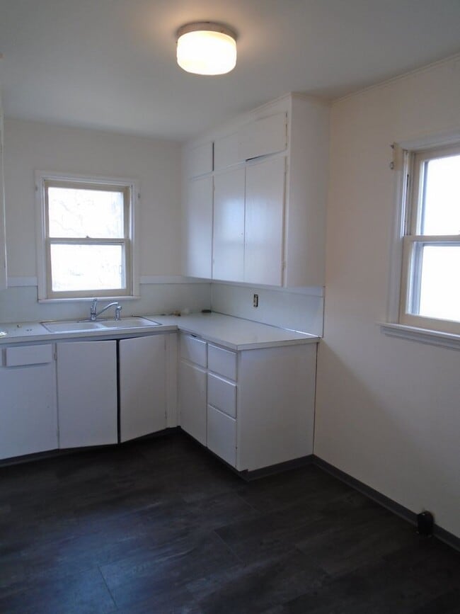 Building Photo - 1012 Pleasant Ave