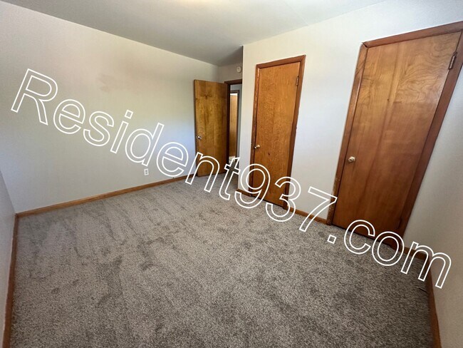 Building Photo - 3 Bed 1 bath home