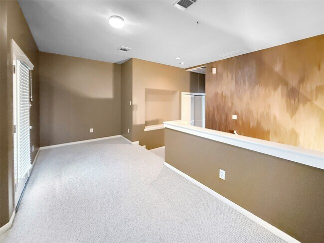 Building Photo - 1263 W 17th St