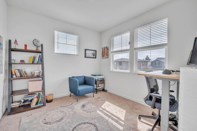 Building Photo - 2333 Aerostar Way
