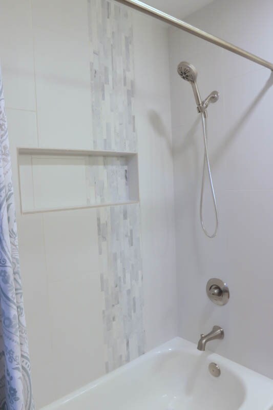 Master bathroom tub - 4005 Lake Mary Rd