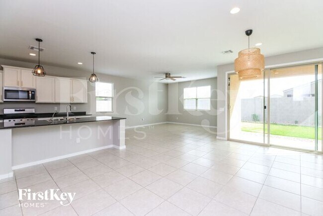 Building Photo - 287 Pelipa Dr