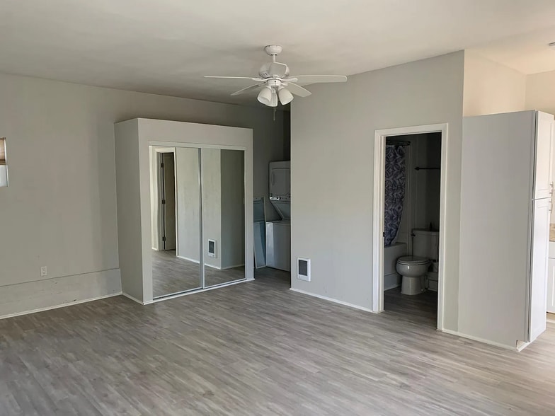 Building Photo - 700 Westmont Rd