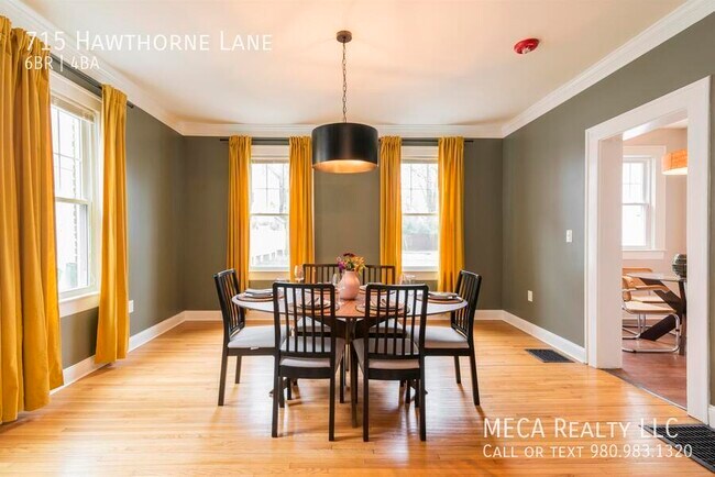 Building Photo - 715 Hawthorne Ln