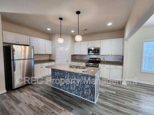 Building Photo - 260 Hyrne Dr