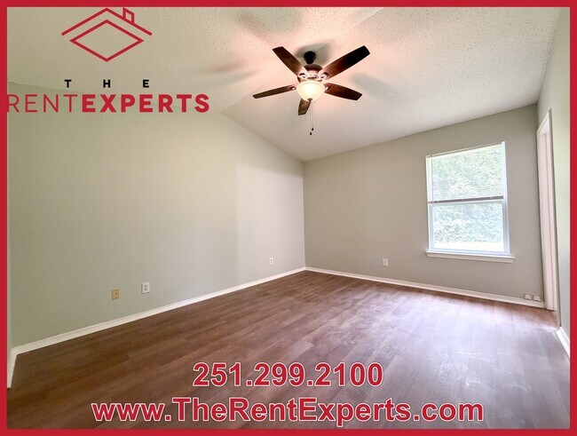 Building Photo - 9760 Royal Woods Dr N