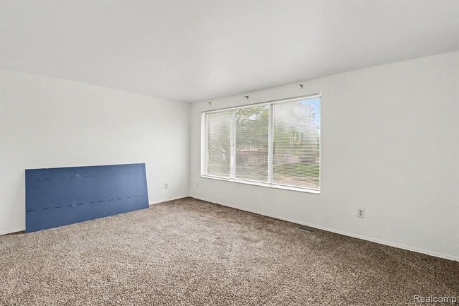 Building Photo - 8232 Karam Blvd