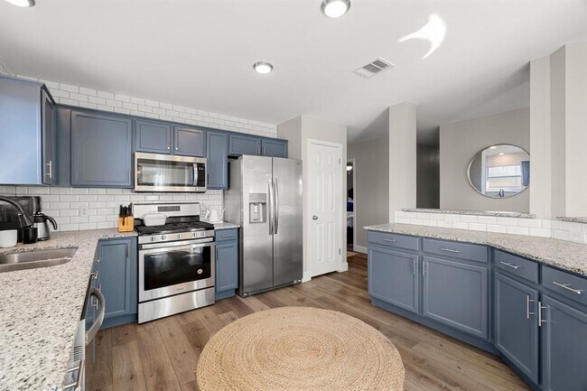 Building Photo - 1506 Woodstone S