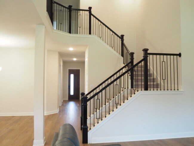 Building Photo - 4 Bed 4.5 Bath in Argyle