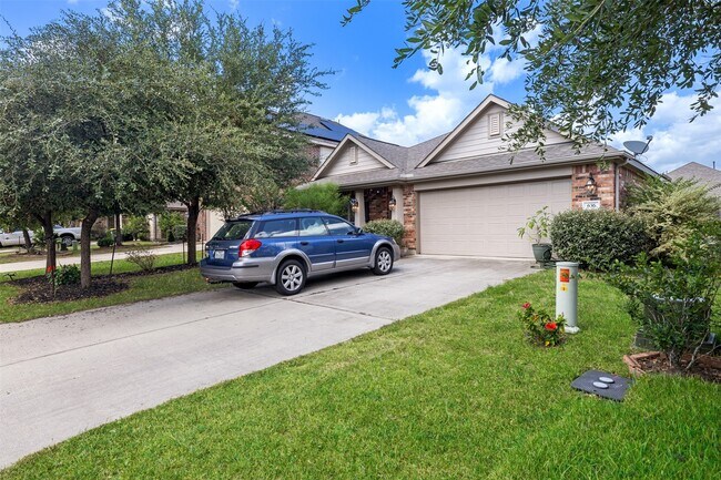 Building Photo - 636 Maple Point Dr E