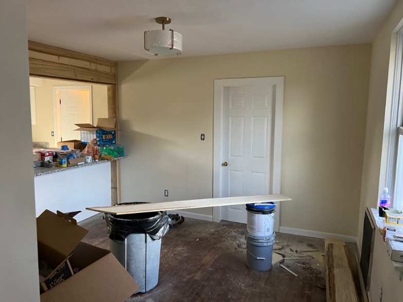 Building Photo - 200 Maple Rd