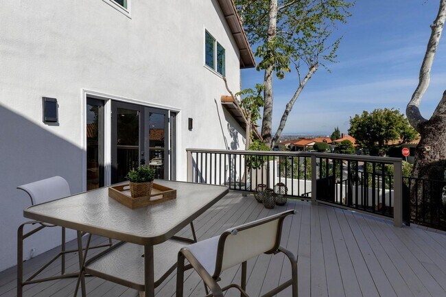 Building Photo - **3900 Paseo De Las Tortugas Torrance** Spacious 4 bedroom 3 bath with beautiful view!