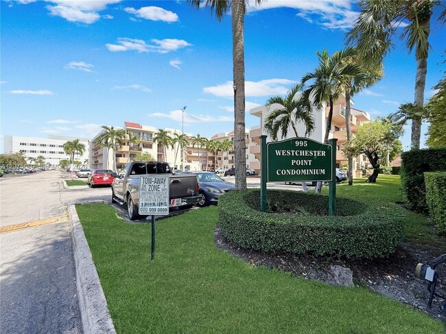 Building Photo - 995 SW 84th Ave