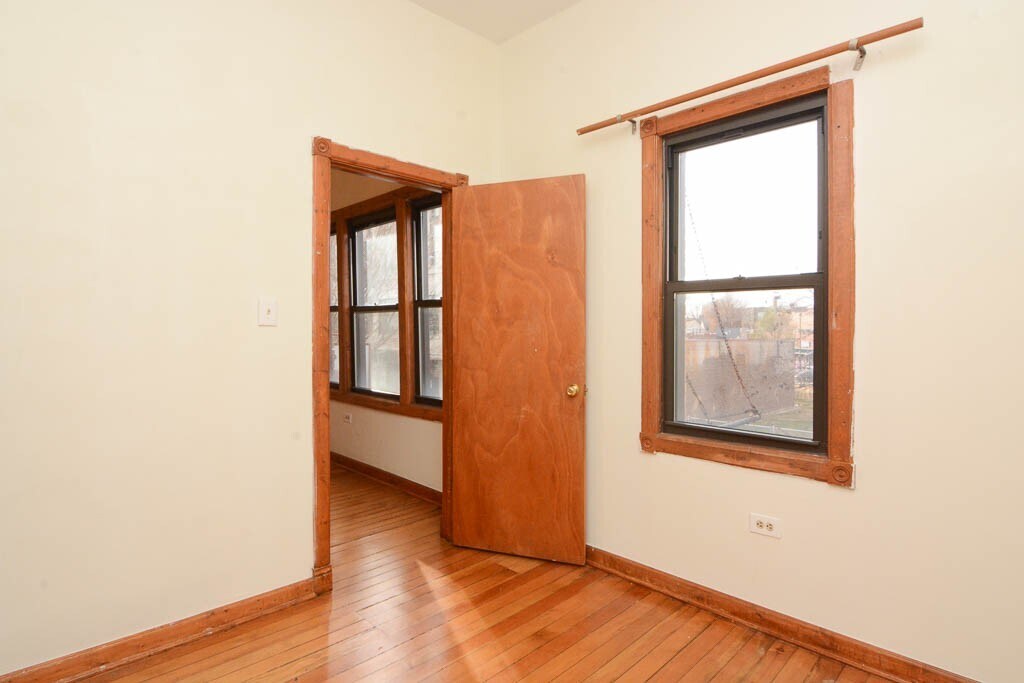 Building Photo - 2827 N Milwaukee Ave